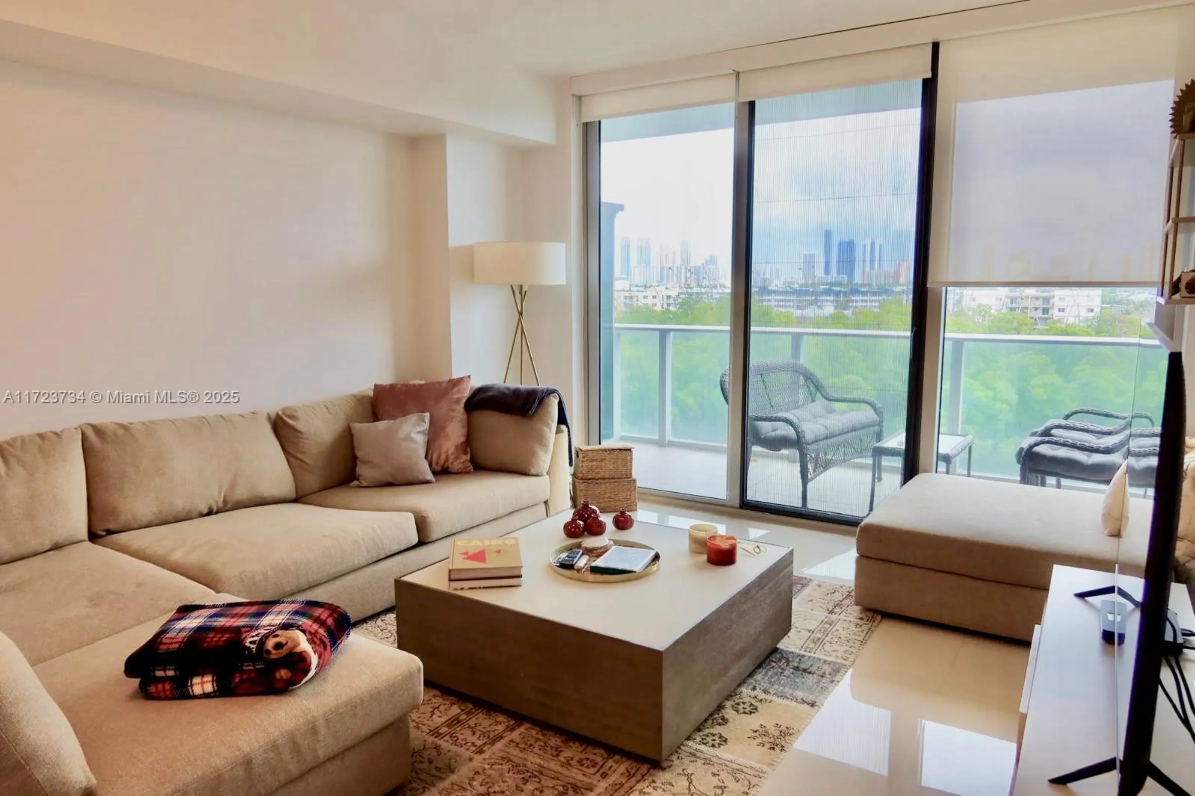16385 Biscayne Blvd #718 3